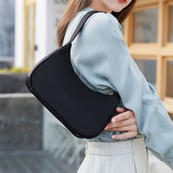 🎉HP🎉 Shoulder Bag   - Picture 2 of 3